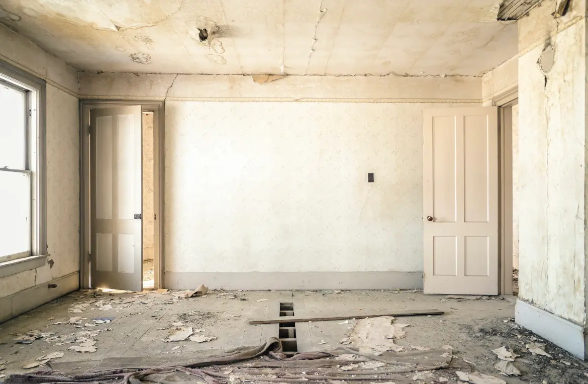 Waste disposal crew managing a cleanout project in Radcliff